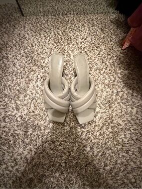 H&M Padded Cross-Band Slide Mules in Light Beige